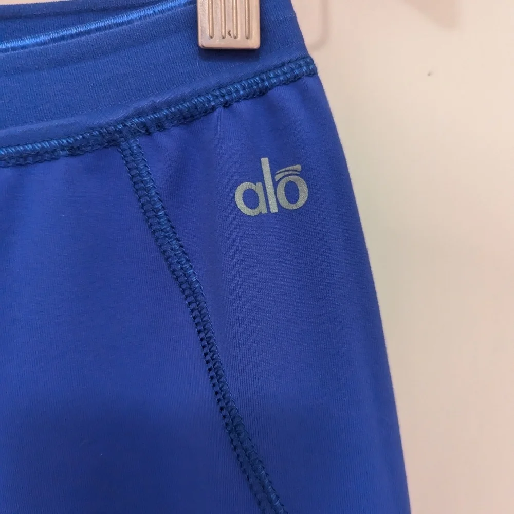 ALO Yoga Capri Pants Women Cobalt Blue Yoga Medium Running Hiking Walking